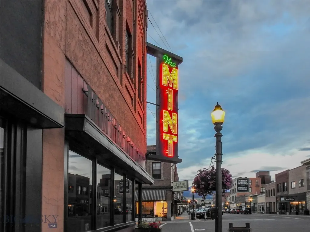102 N Main Street Livingston MT 59047