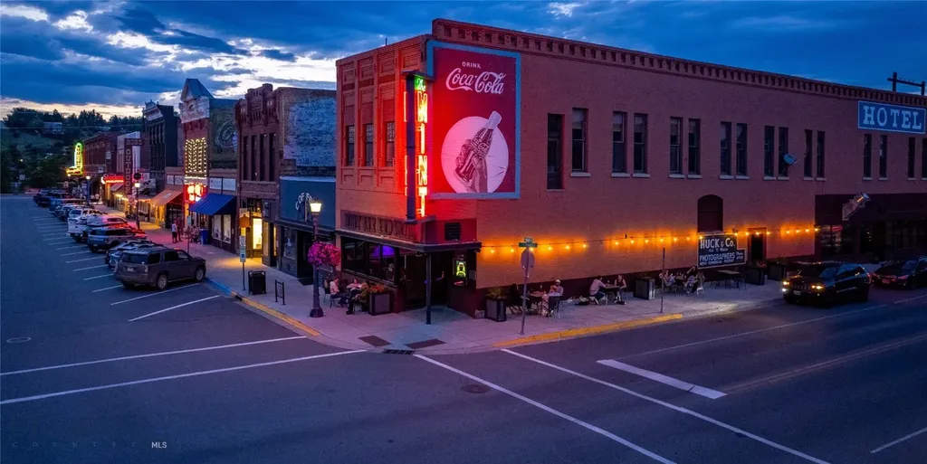 102 N Main Street Livingston MT 59047
