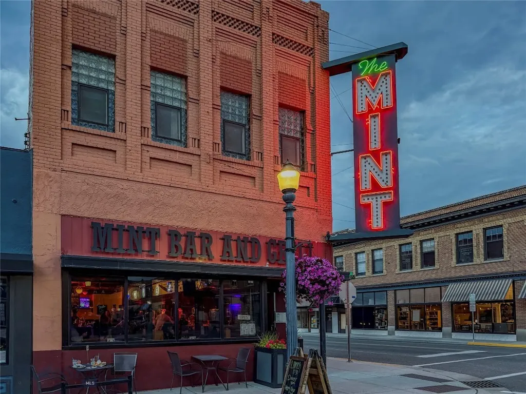 102 N Main Street Livingston MT 59047