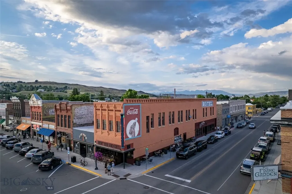 102 N Main Street Livingston MT 59047