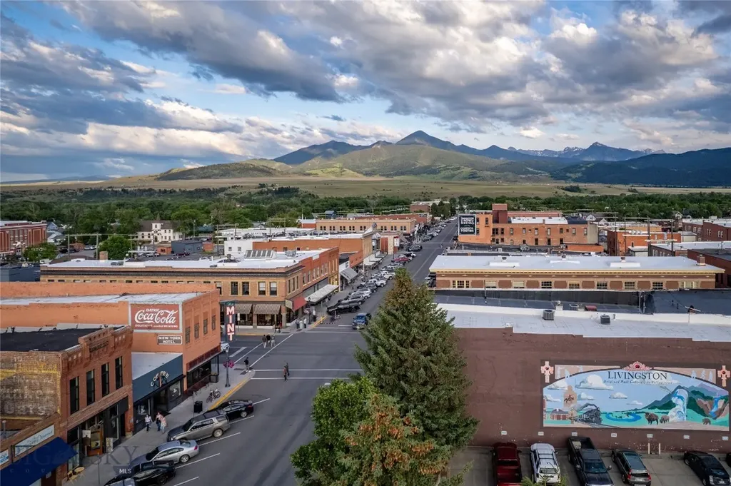 102 N Main Street Livingston MT 59047