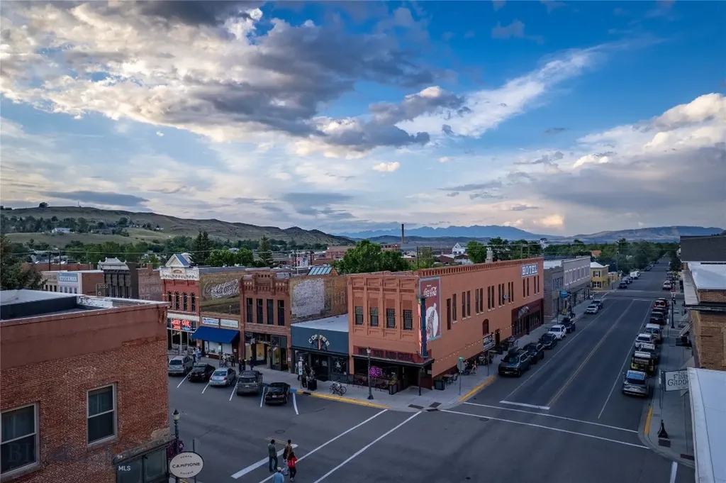 102 N Main Street Livingston MT 59047
