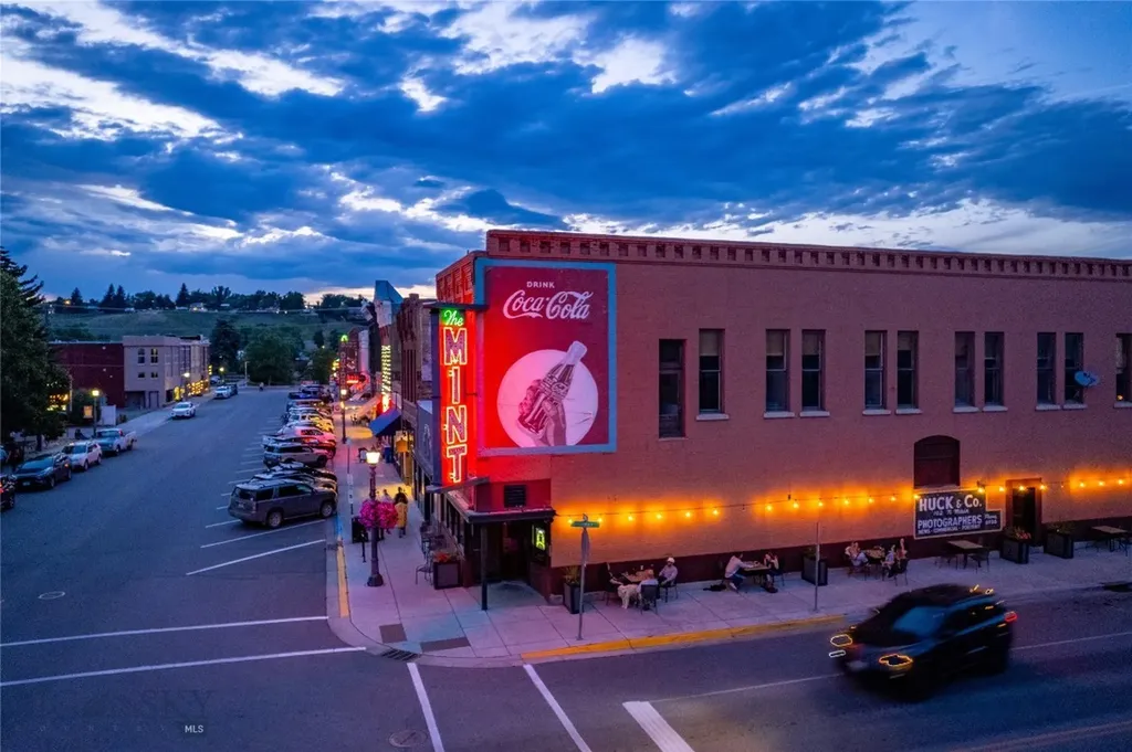 102 N Main Street Livingston MT 59047