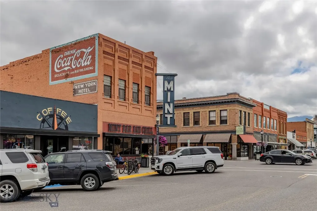 102 N Main Street Livingston MT 59047