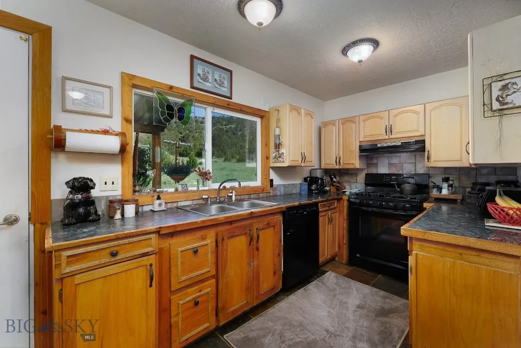 109 Dry Creek Trail Ennis MT 59729