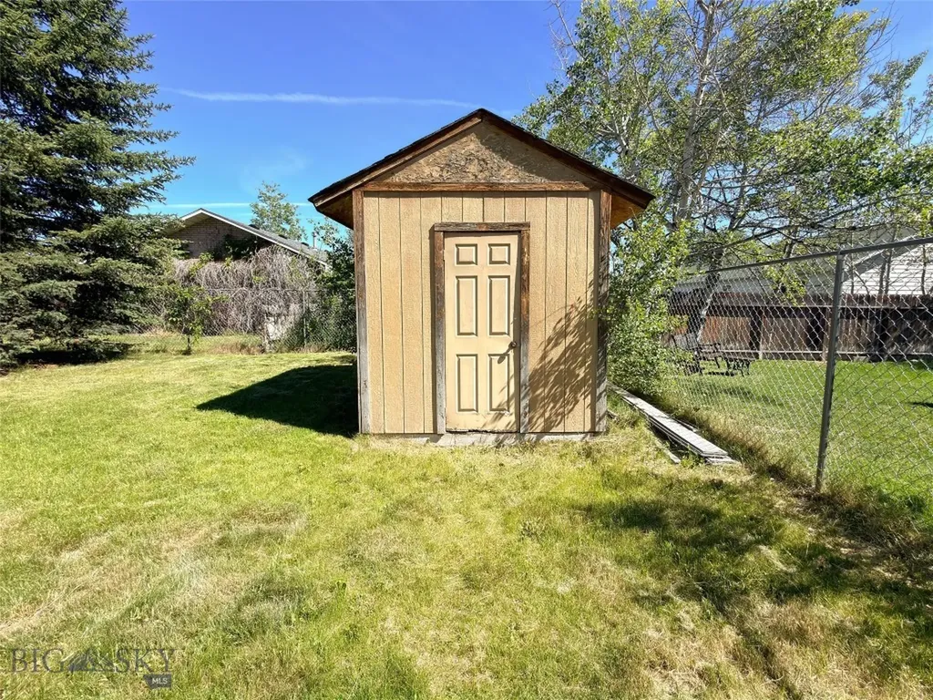 703 Mayfair Belgrade MT 59714