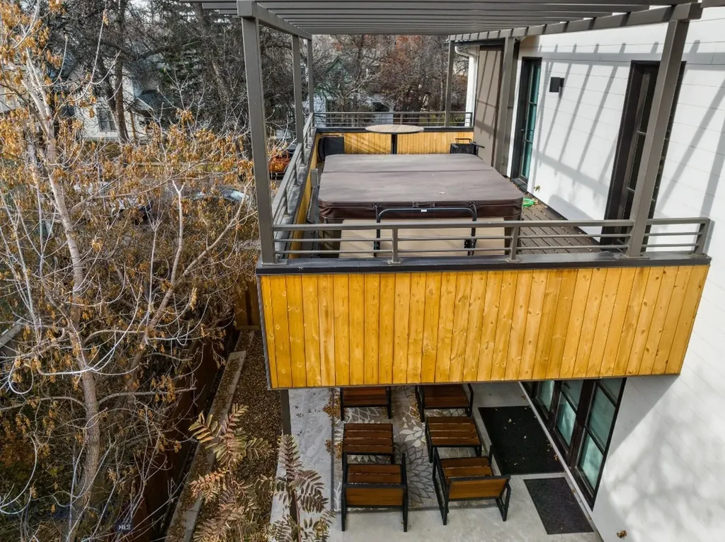 208 S 3rd Avenue Bozeman MT 59715