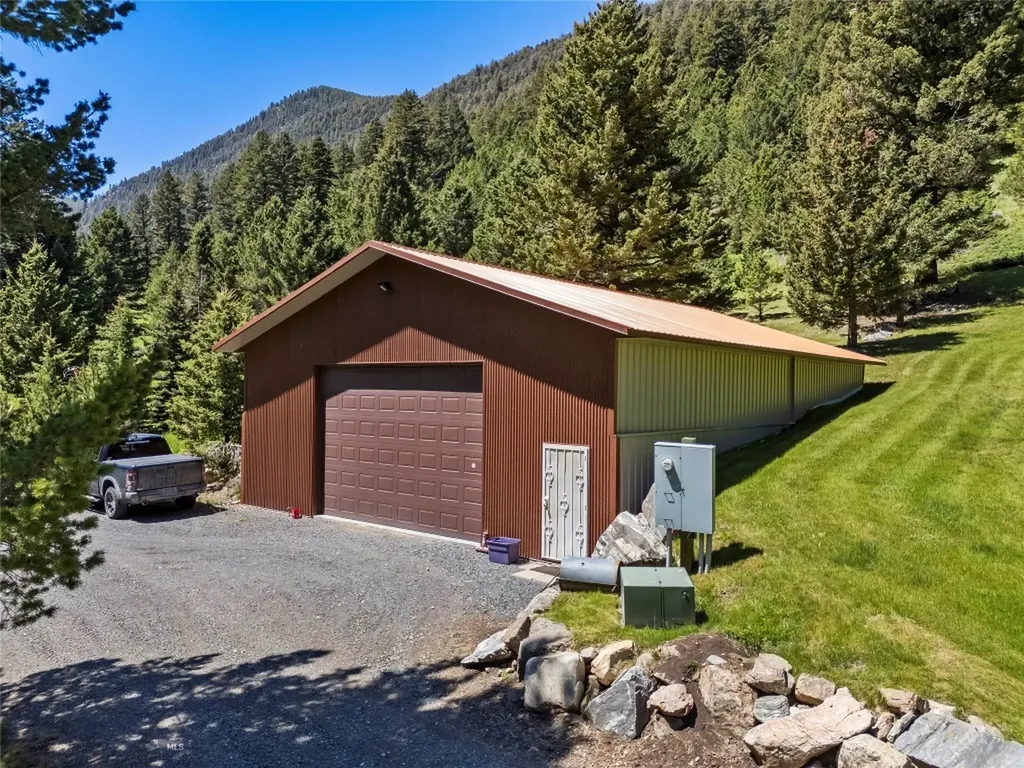 23 Whispering Pines Way Cardwell MT 59721