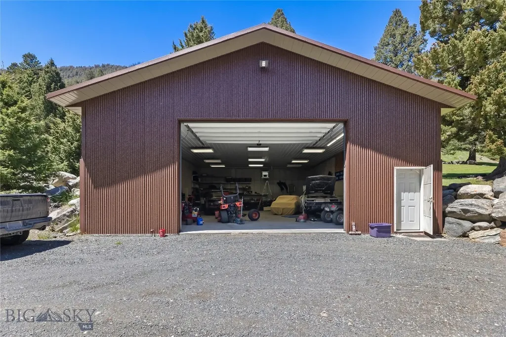 23 Whispering Pines Way Cardwell MT 59721