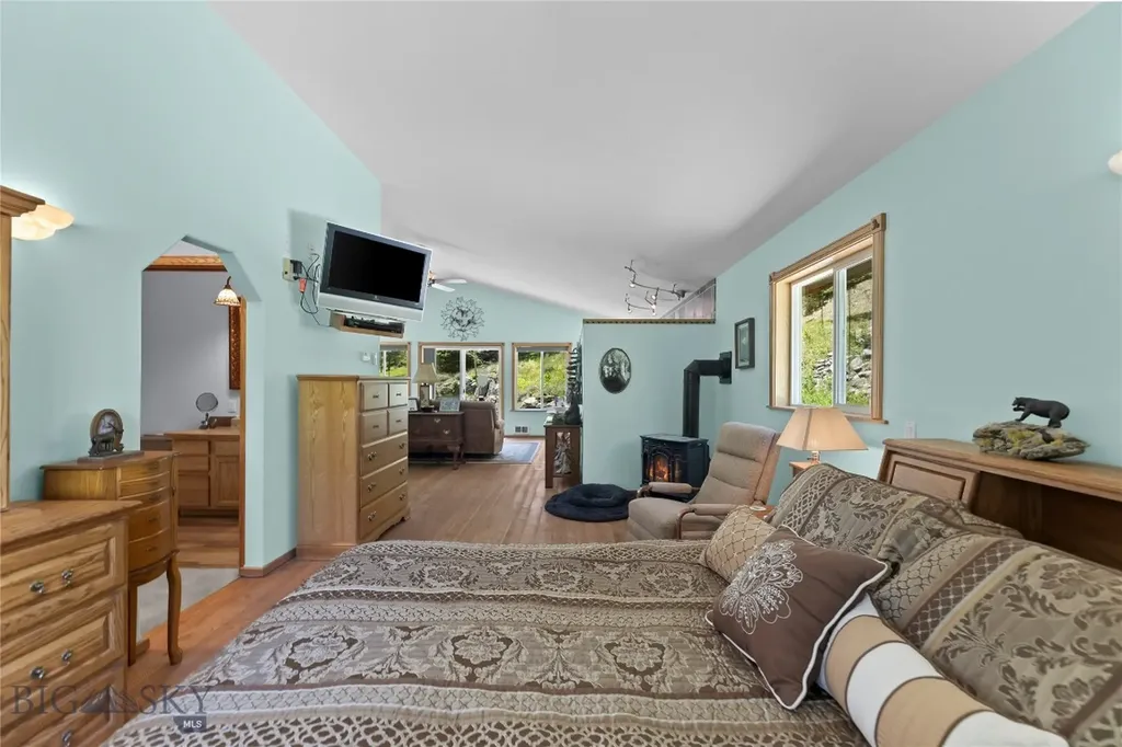 23 Whispering Pines Way Cardwell MT 59721