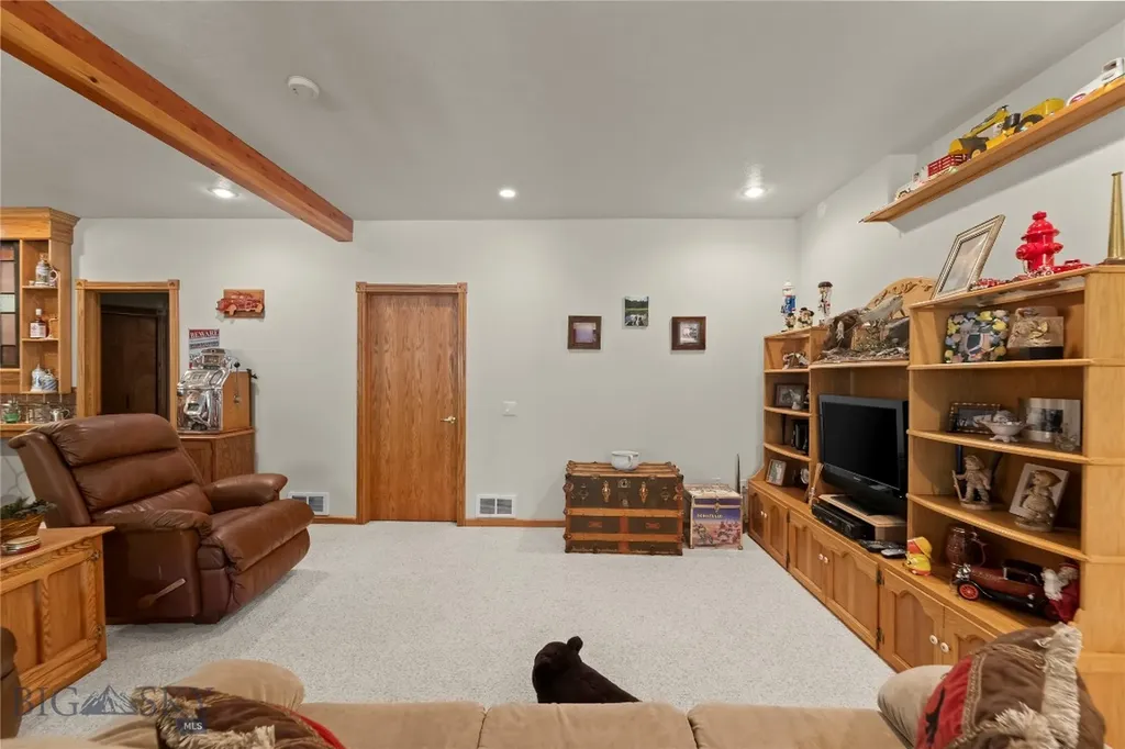 23 Whispering Pines Way Cardwell MT 59721