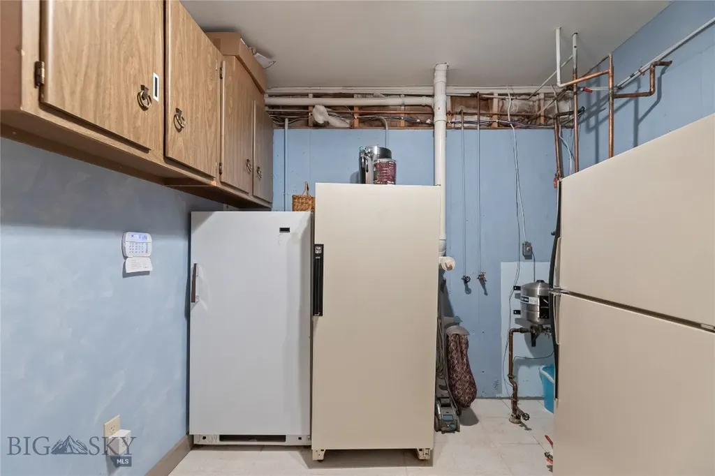23 Whispering Pines Way Cardwell MT 59721