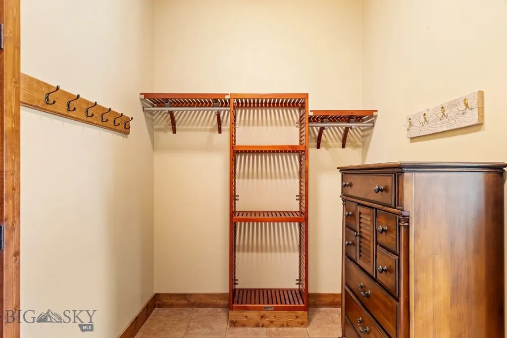 11 Twin Knob Lane Mcallister MT 59740