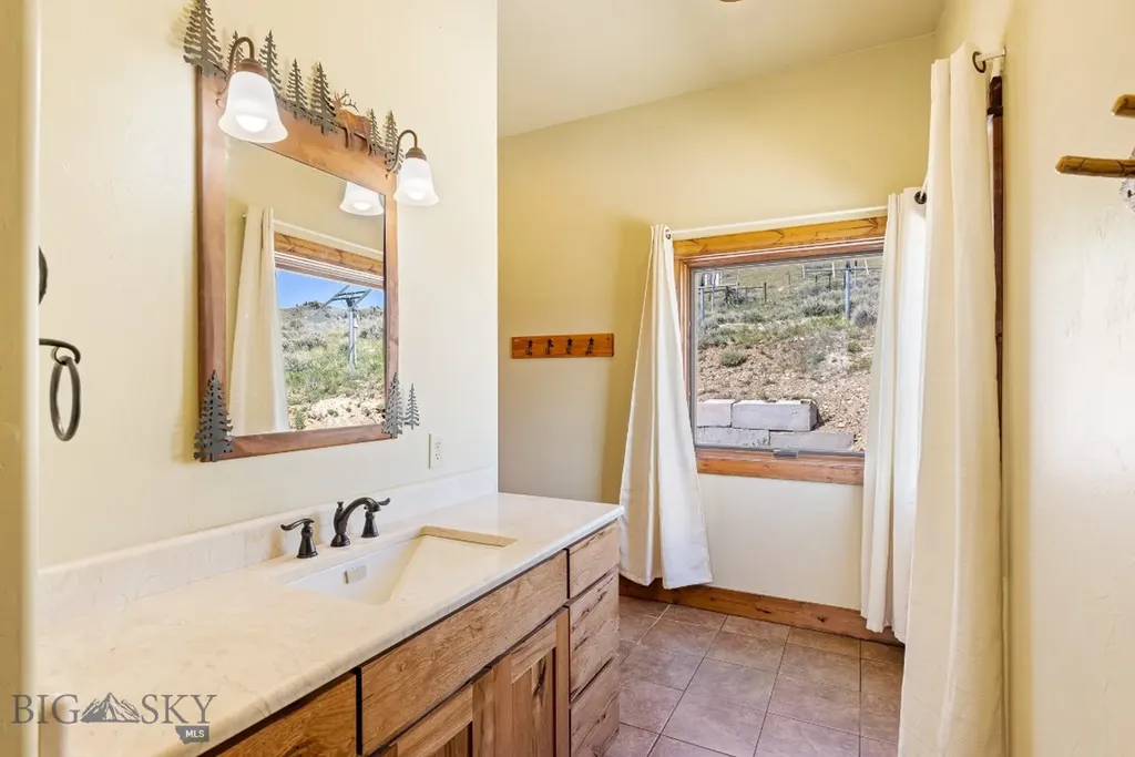 11 Twin Knob Lane Mcallister MT 59740