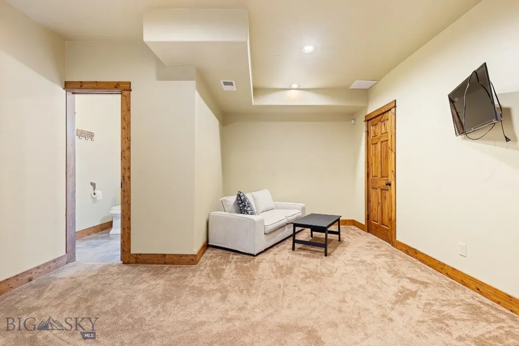 11 Twin Knob Lane Mcallister MT 59740