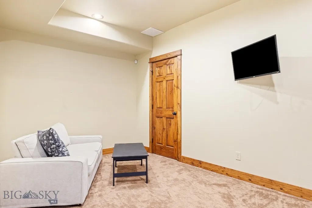 11 Twin Knob Lane Mcallister MT 59740