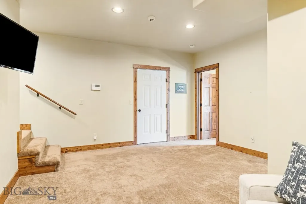11 Twin Knob Lane Mcallister MT 59740