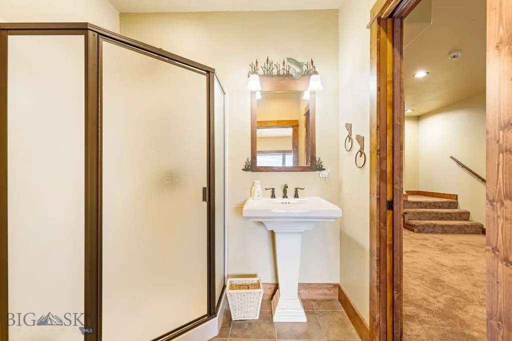 11 Twin Knob Lane Mcallister MT 59740