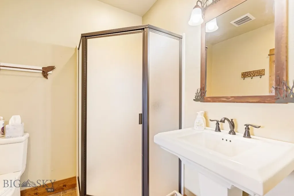 11 Twin Knob Lane Mcallister MT 59740