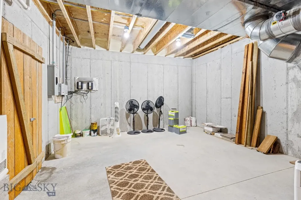 11 Twin Knob Lane Mcallister MT 59740