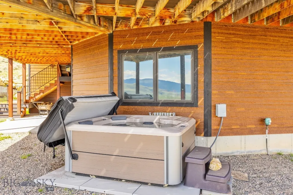 11 Twin Knob Lane Mcallister MT 59740
