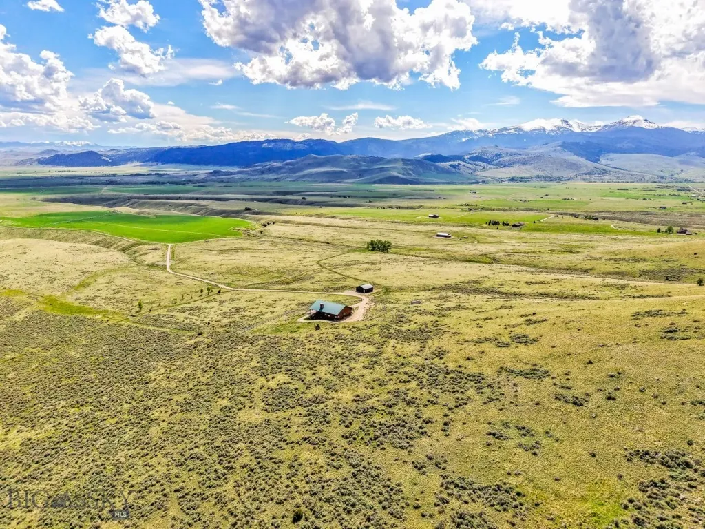 11 Twin Knob Lane Mcallister MT 59740