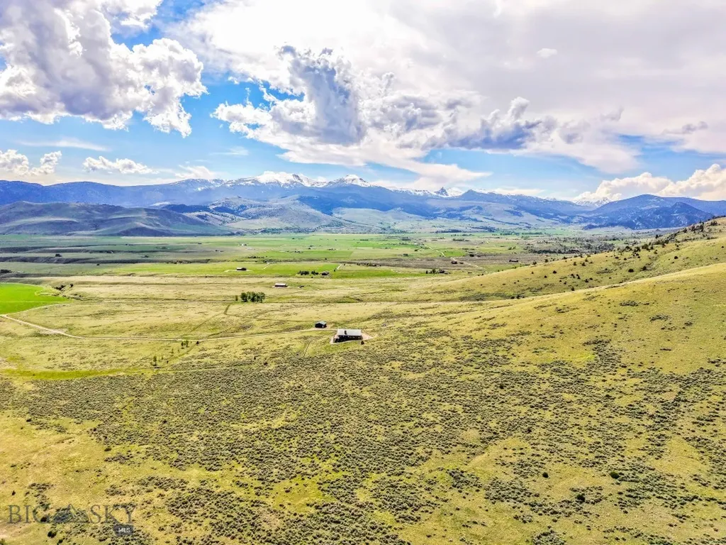 11 Twin Knob Lane Mcallister MT 59740