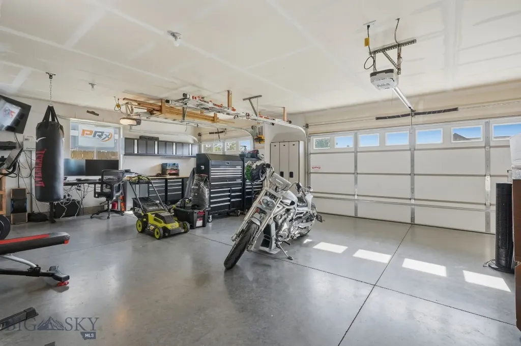 1704 Shelby Avenue Belgrade MT 59714