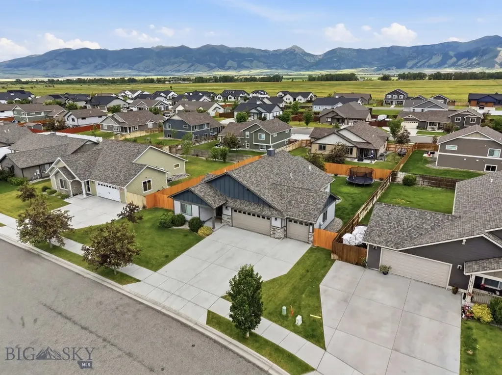 1704 Shelby Avenue Belgrade MT 59714