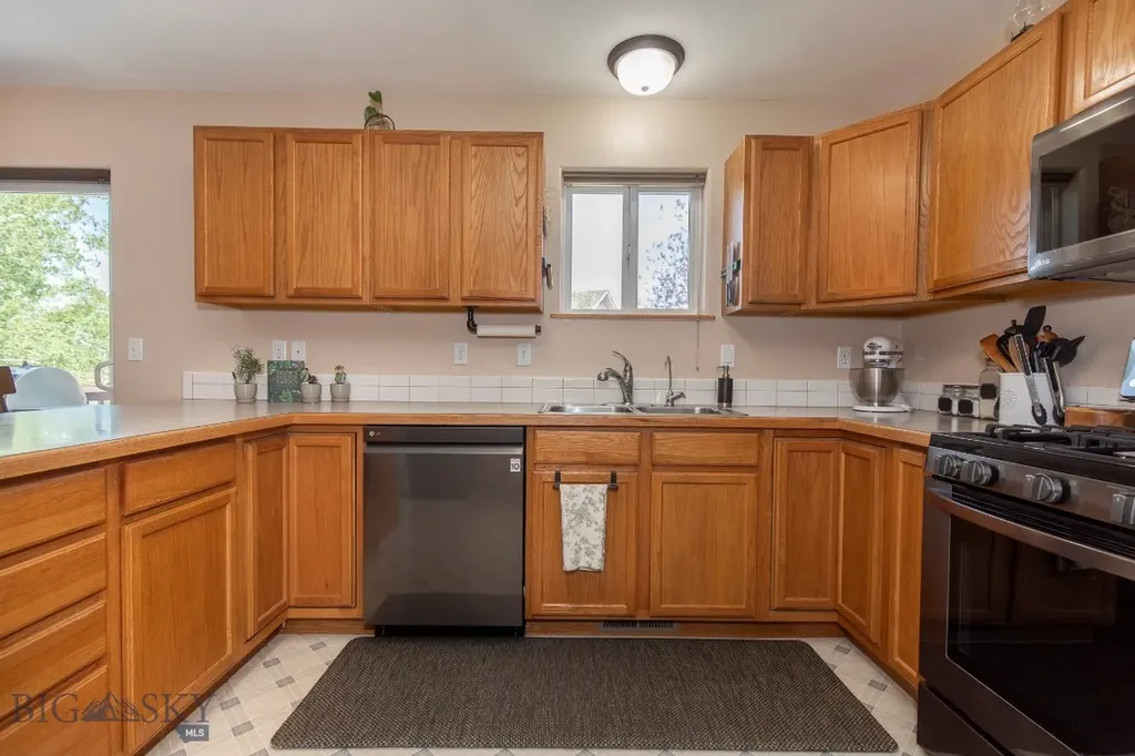 1107 W Central Avenue Belgrade MT 59714