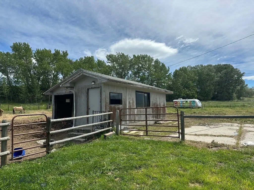 11261 Law Road Bozeman MT 59718