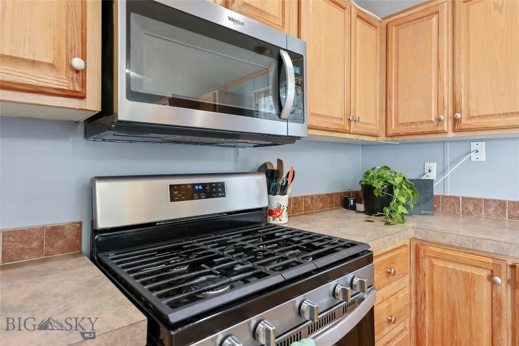 295 Astor Avenue Belgrade MT 59714