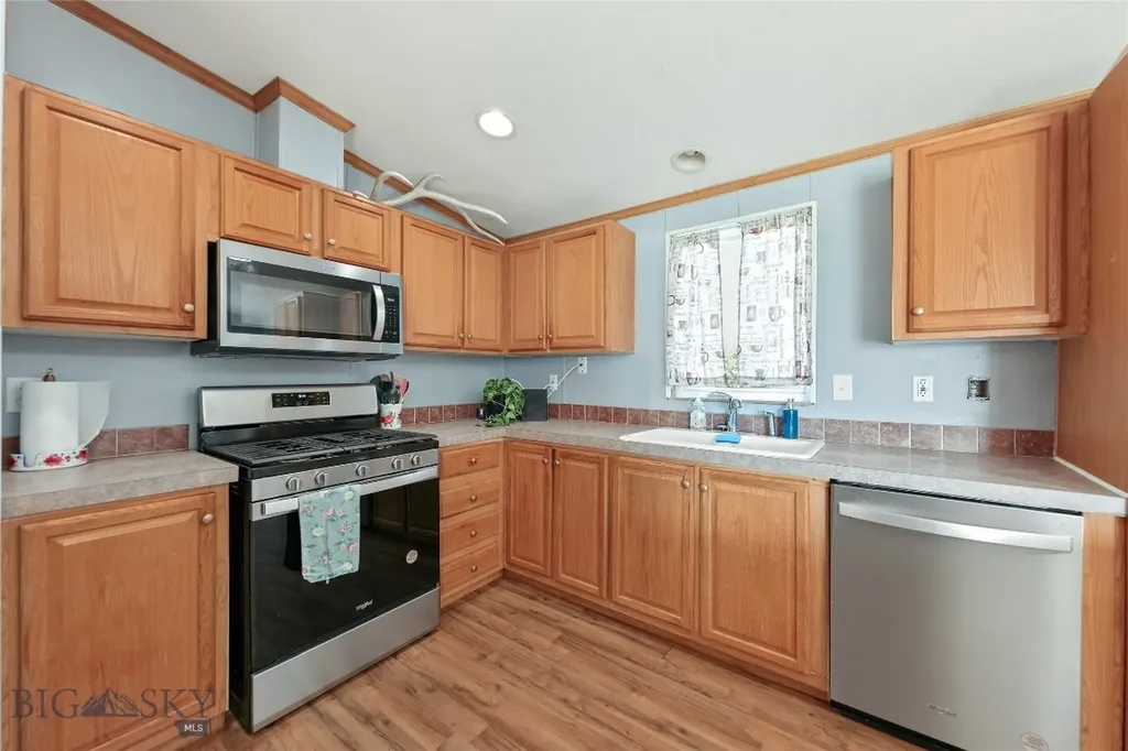 295 Astor Avenue Belgrade MT 59714
