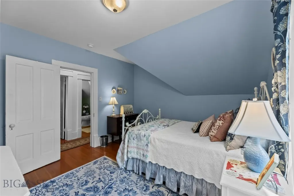 425 N B Street Livingston MT 59047