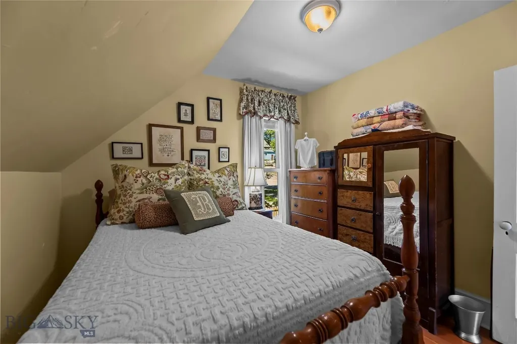 425 N B Street Livingston MT 59047