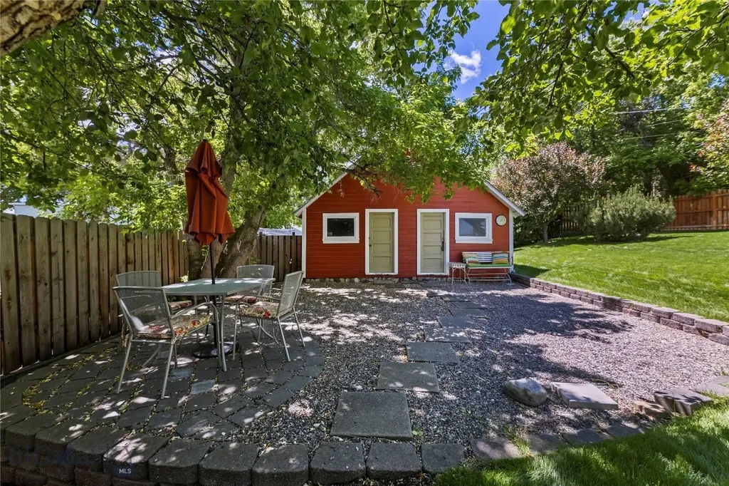425 N B Street Livingston MT 59047