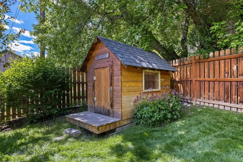 425 N B Street Livingston MT 59047