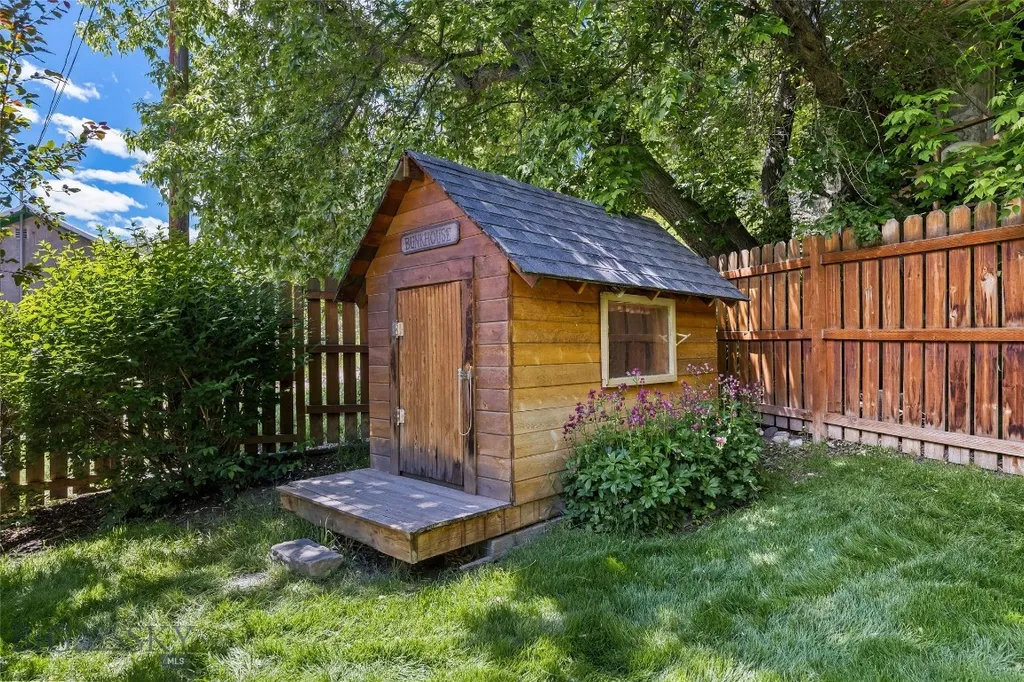 425 N B Street Livingston MT 59047