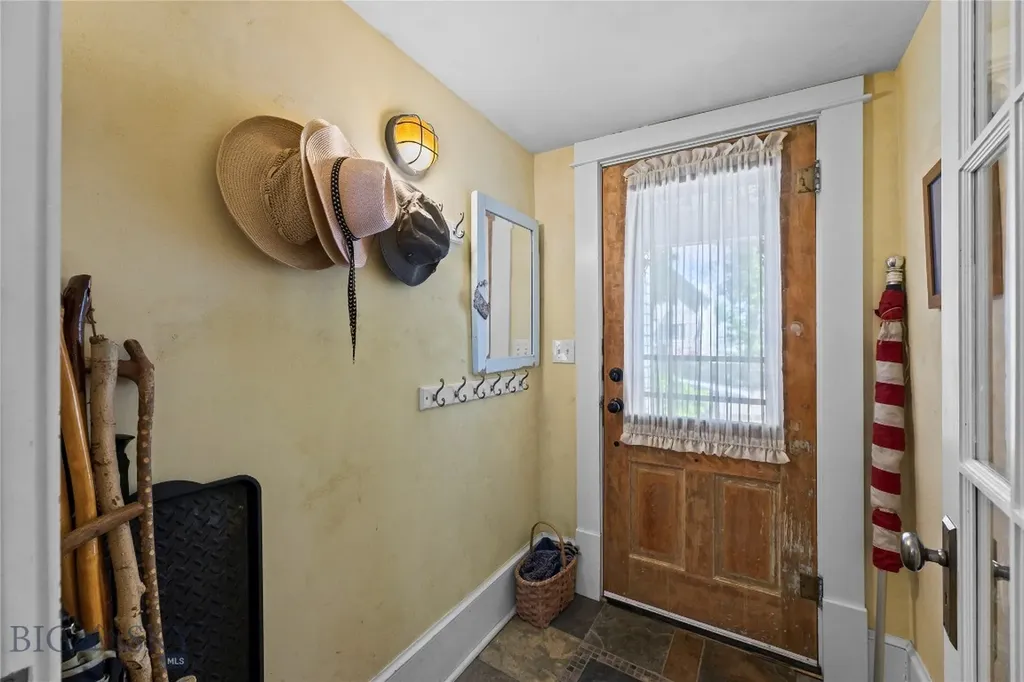 425 N B Street Livingston MT 59047
