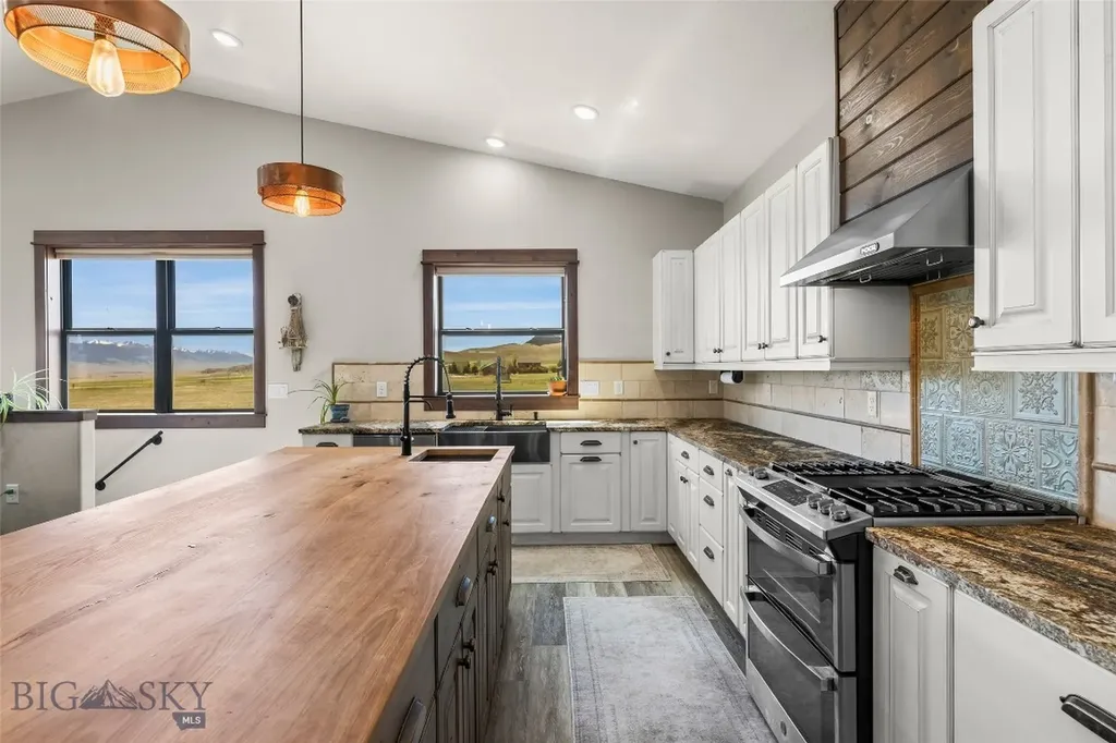 14A & 14b Cookhouse Trail Ennis MT 59729