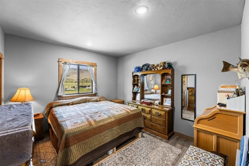 14A & 14b Cookhouse Trail Ennis MT 59729