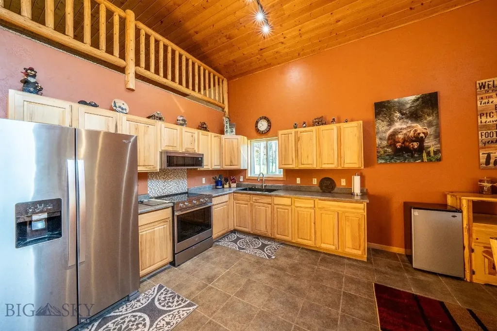 23 Lodgepole Lane W Anaconda MT 59711