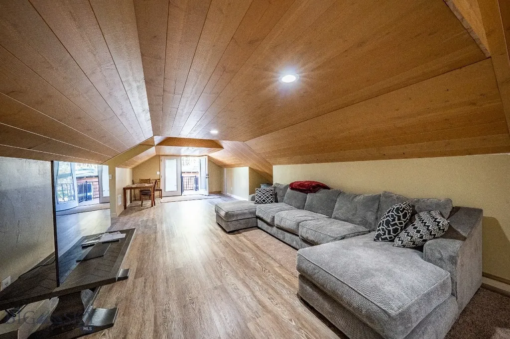 23 Lodgepole Lane W Anaconda MT 59711