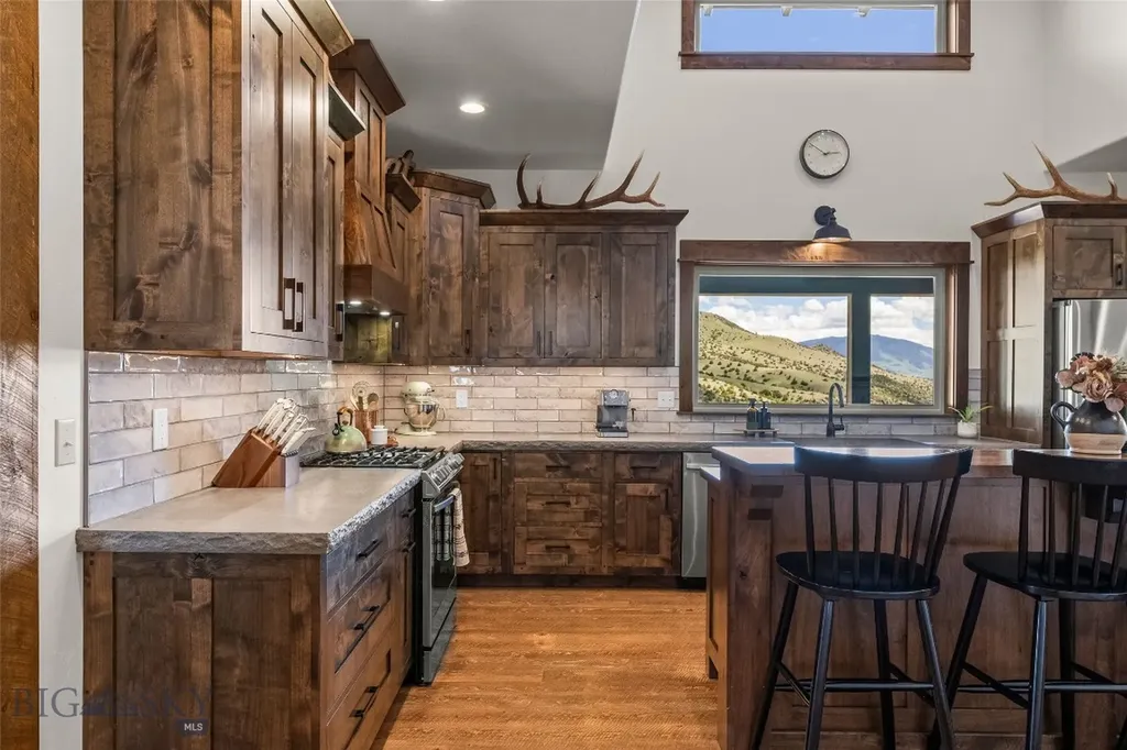 54 Antelope Butte Road Livingston MT 59047