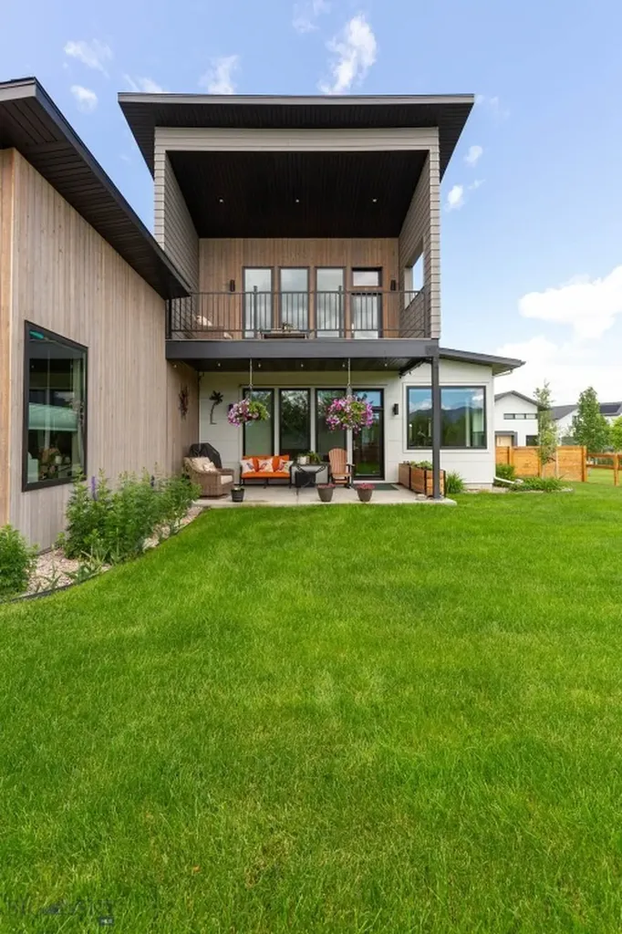 1832 Ryun Sun Way Bozeman MT 59718