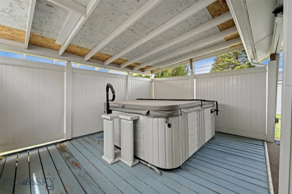 2125 Elm Butte MT 59701