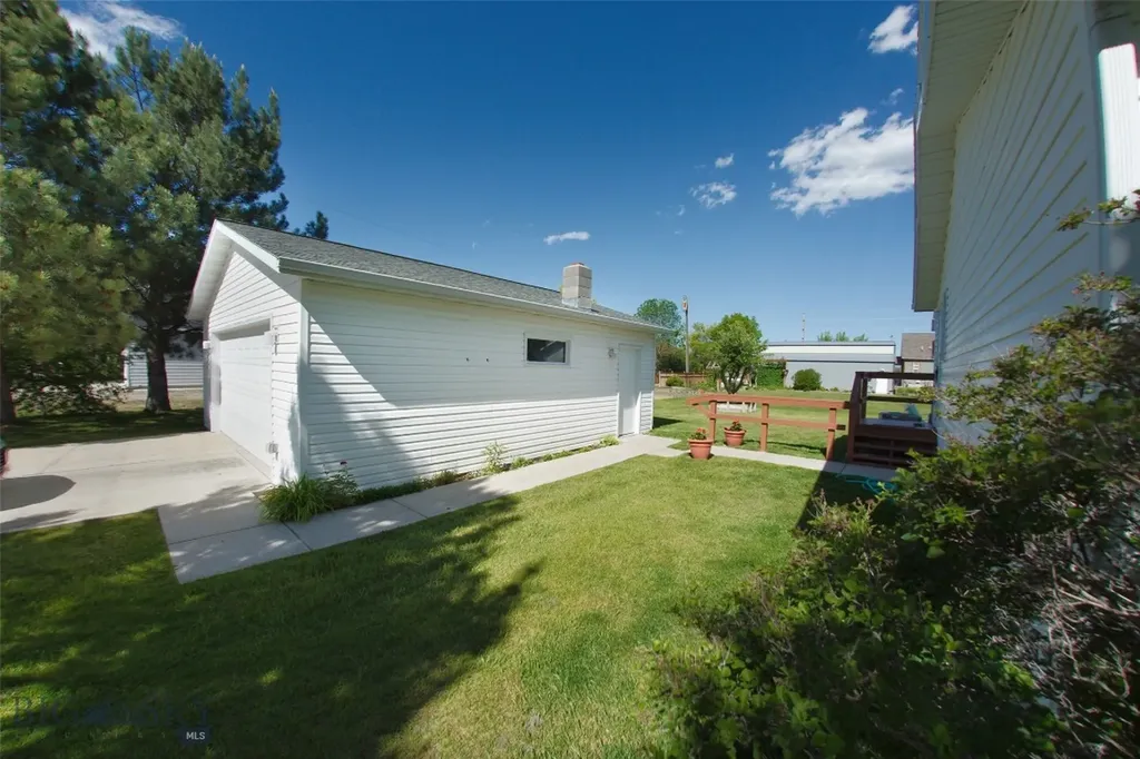 121 6th Avenue E Three Forks MT 59752