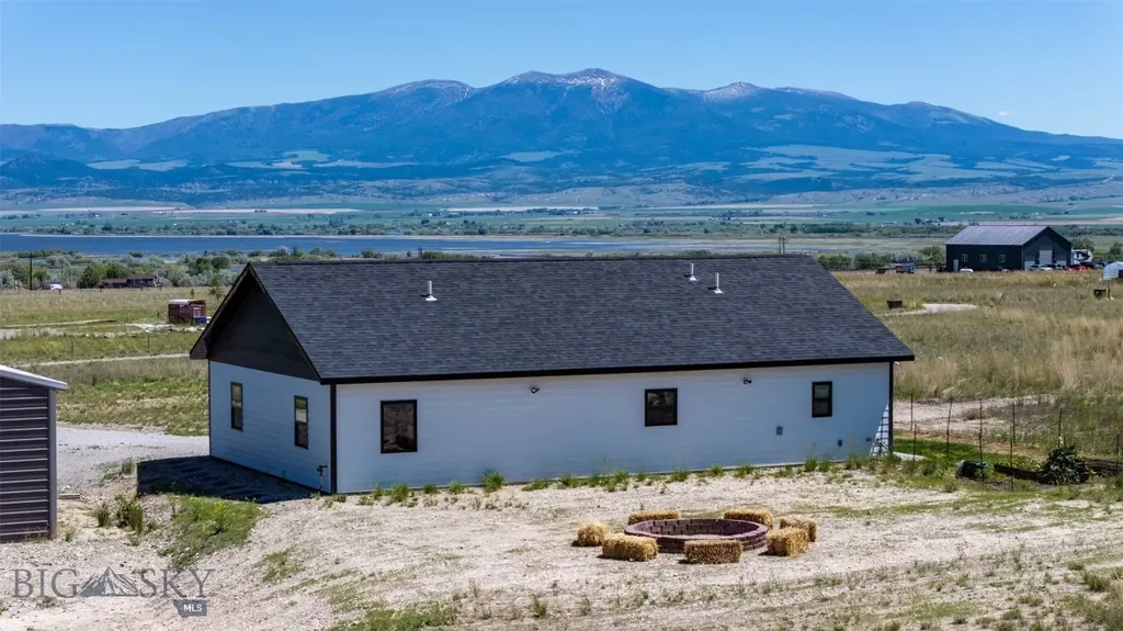 25 S 51 Ranch Drive Townsend MT 59644