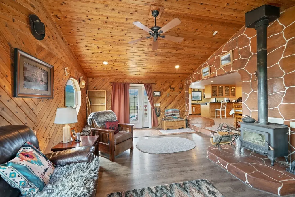 3480 Old Yellowstone Trail N Livingston MT 59047