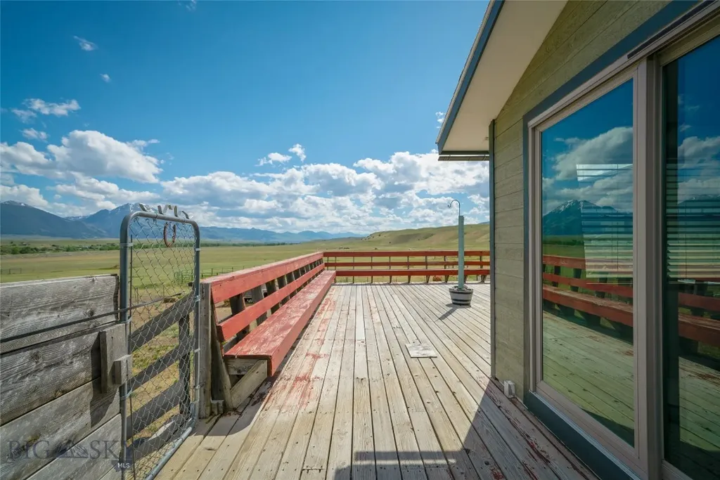 3480 Old Yellowstone Trail N Livingston MT 59047